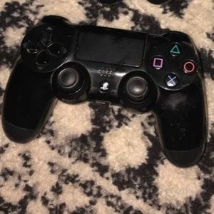PS4 controller